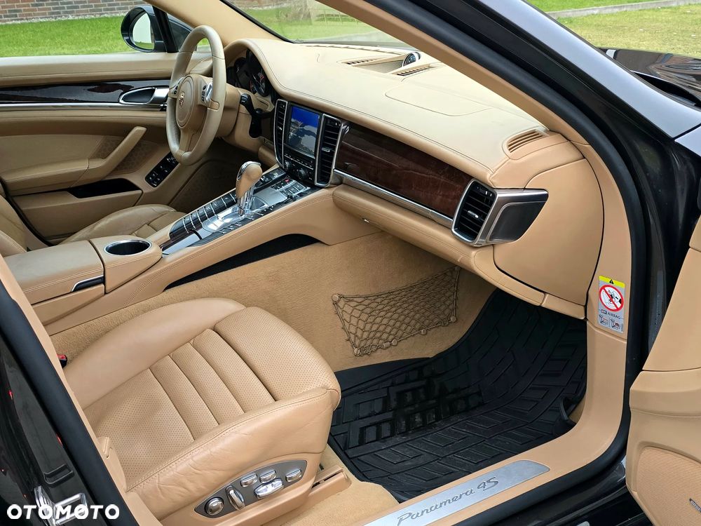 Porsche Panamera 4S PDK - 11