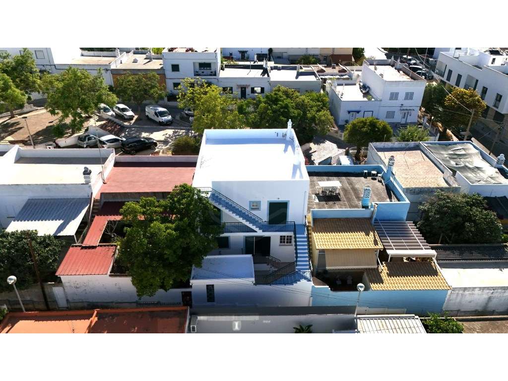Moradia de 3 quartos totalmente remodelada em Zona Residencial de F... - Grande imagem: 4/57