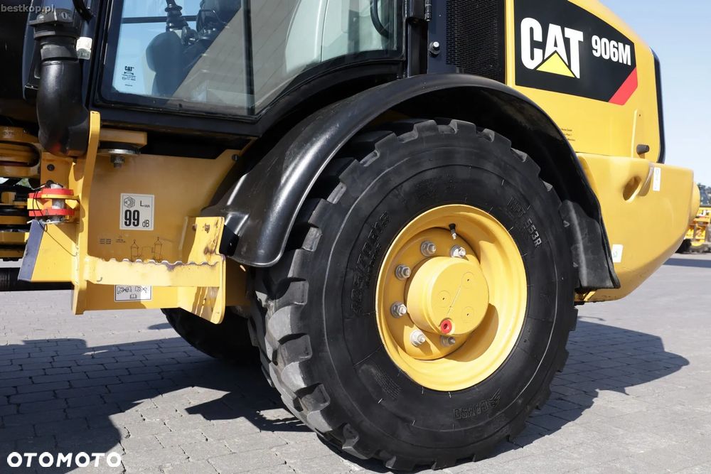 Caterpillar CAT 906M - 27