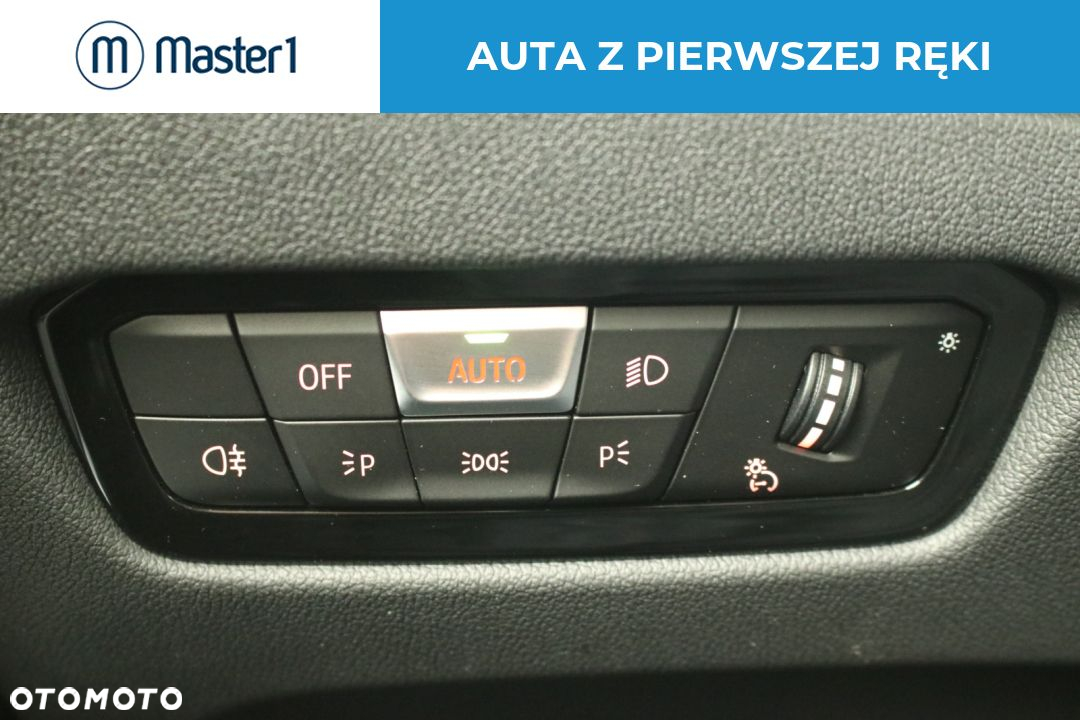 BMW Seria 3 318i M Sport - 14