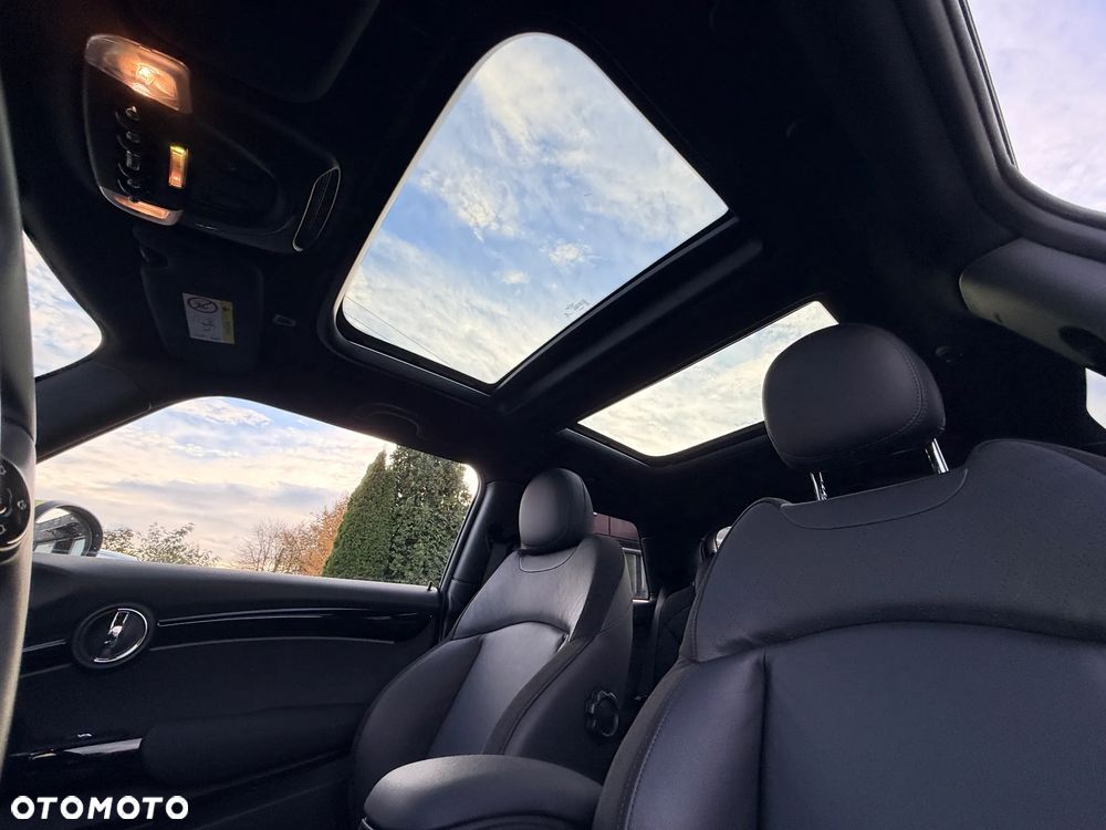 MINI Cooper SE Electric Trim - 30