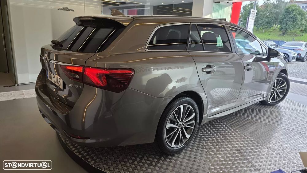 Toyota Avensis Touring Sports 2.0 D-4D Exclusive+GPS - 20