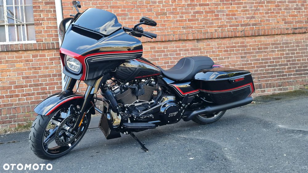 Harley-Davidson Touring Street Glide - 1