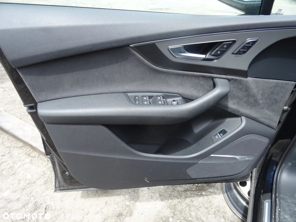 Fotele Kanapa Boczki Skora Alkantara 7 osob Audi Q7 4M czesci - 10