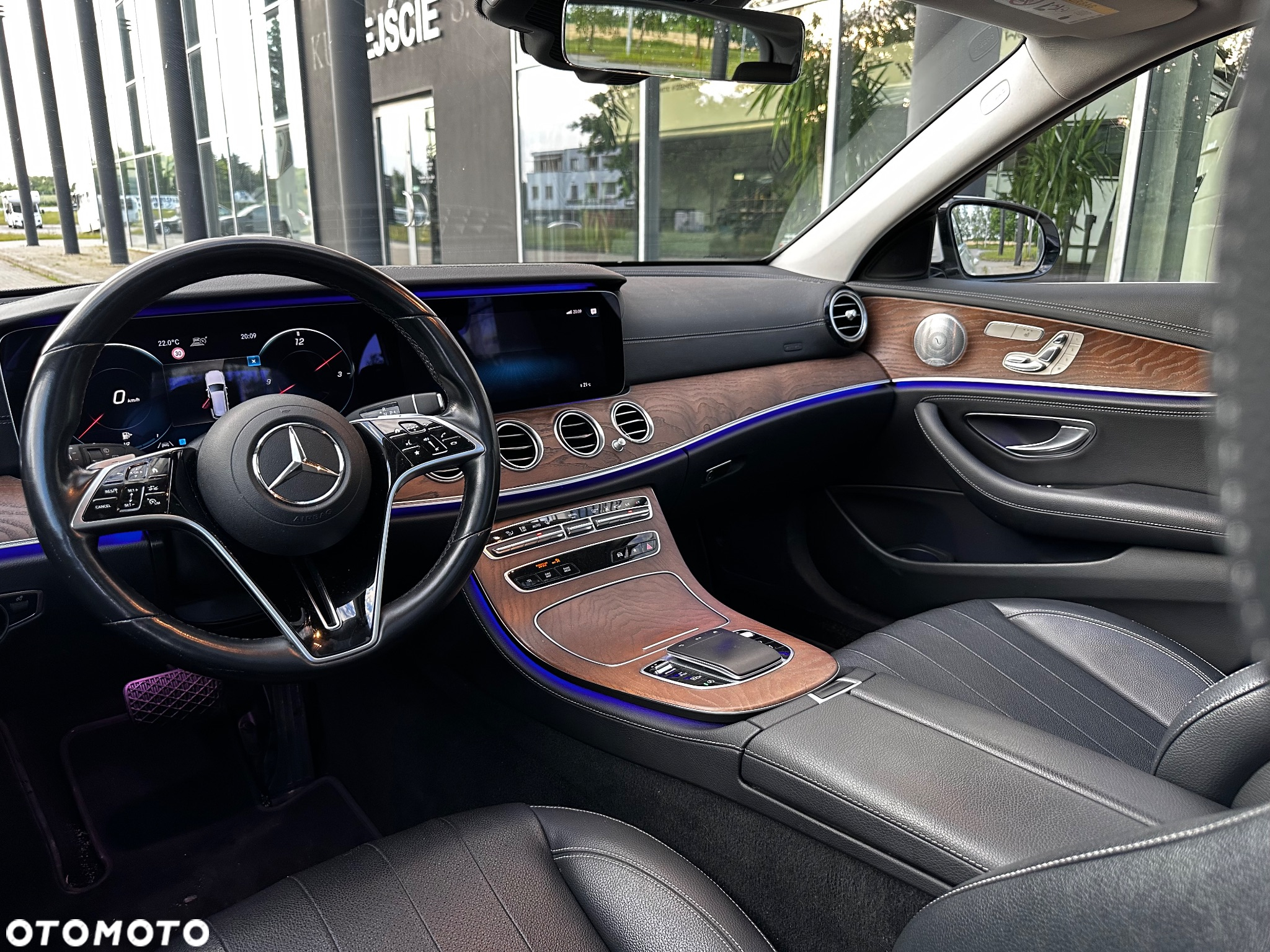 Mercedes-Benz Klasa E 220 d 4-Matic AMG/Avantgarde - 14