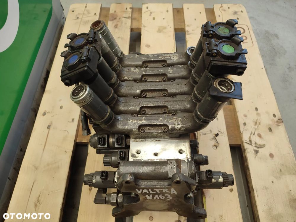 Rozdzielacz hydrauliczny Valtra N 163 (36448900) - 5