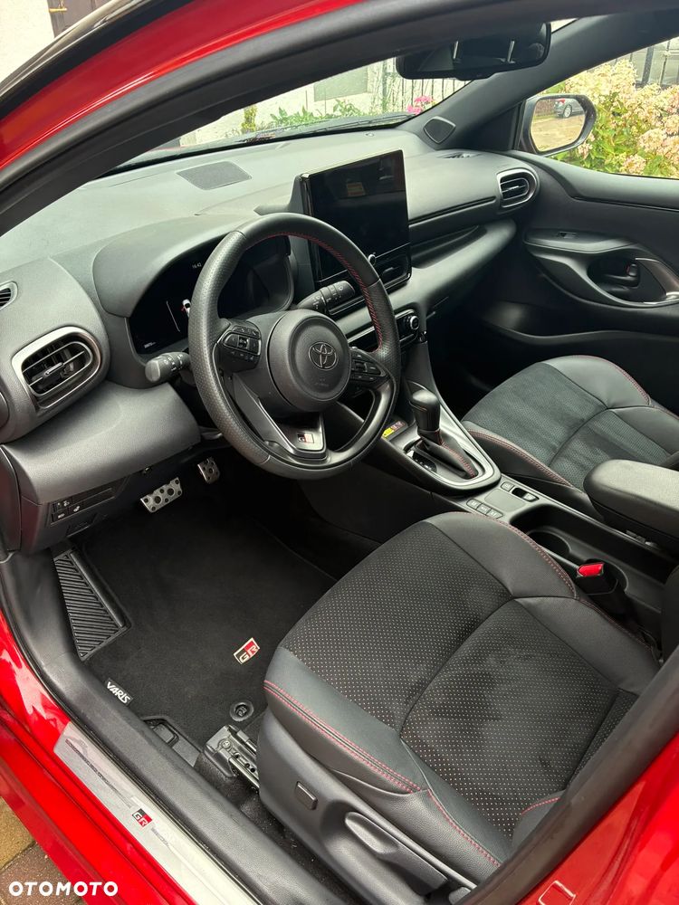 Toyota Yaris Hybrid 1.5 GR Sport - 10
