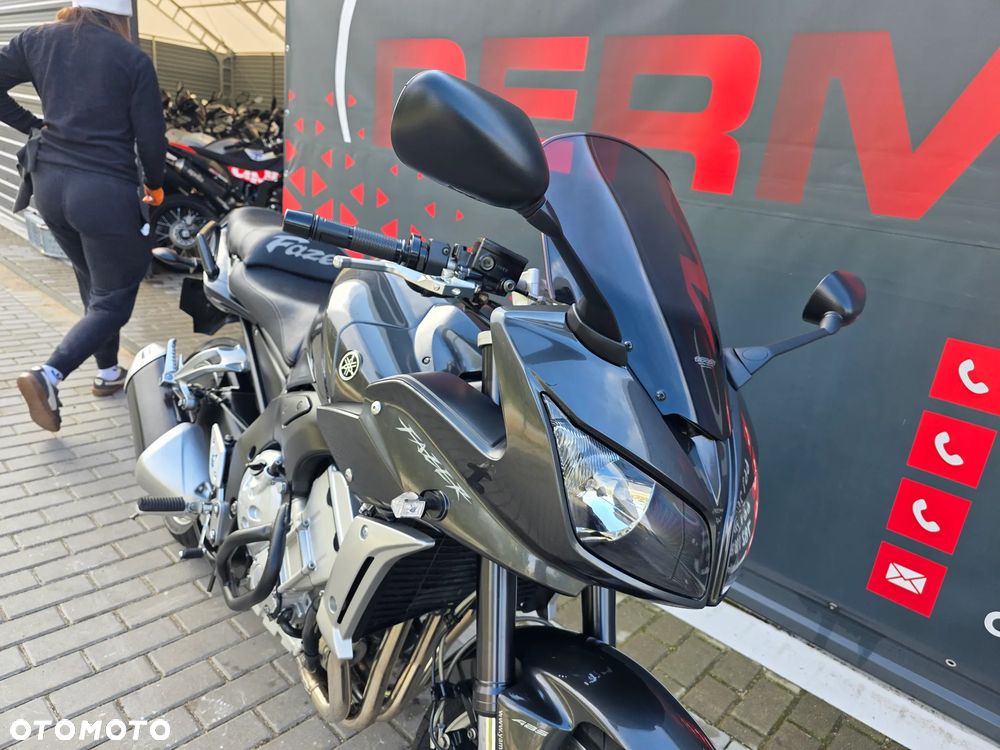 Yamaha FZ - 24