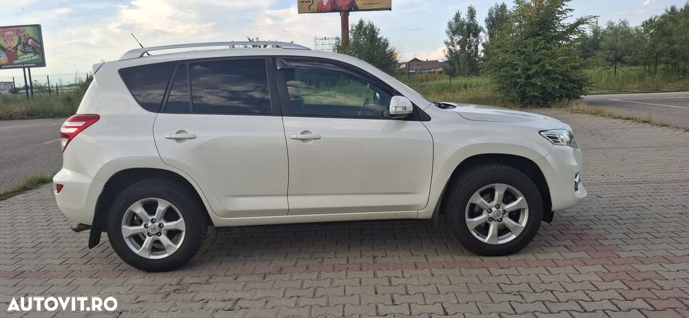 Toyota RAV4 - 8