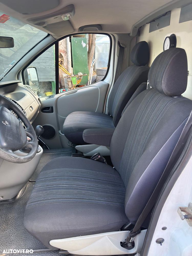 Renault TRAFIC - 9
