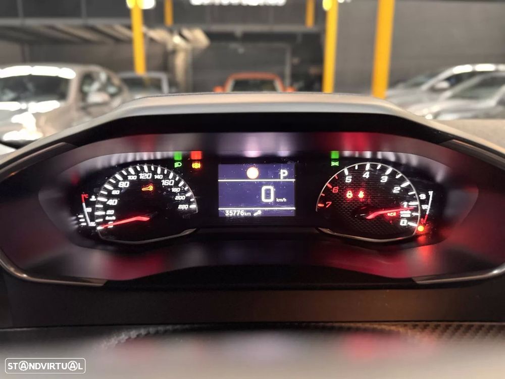 Peugeot 2008 1.2 PureTech Active Pack EAT8 - 14