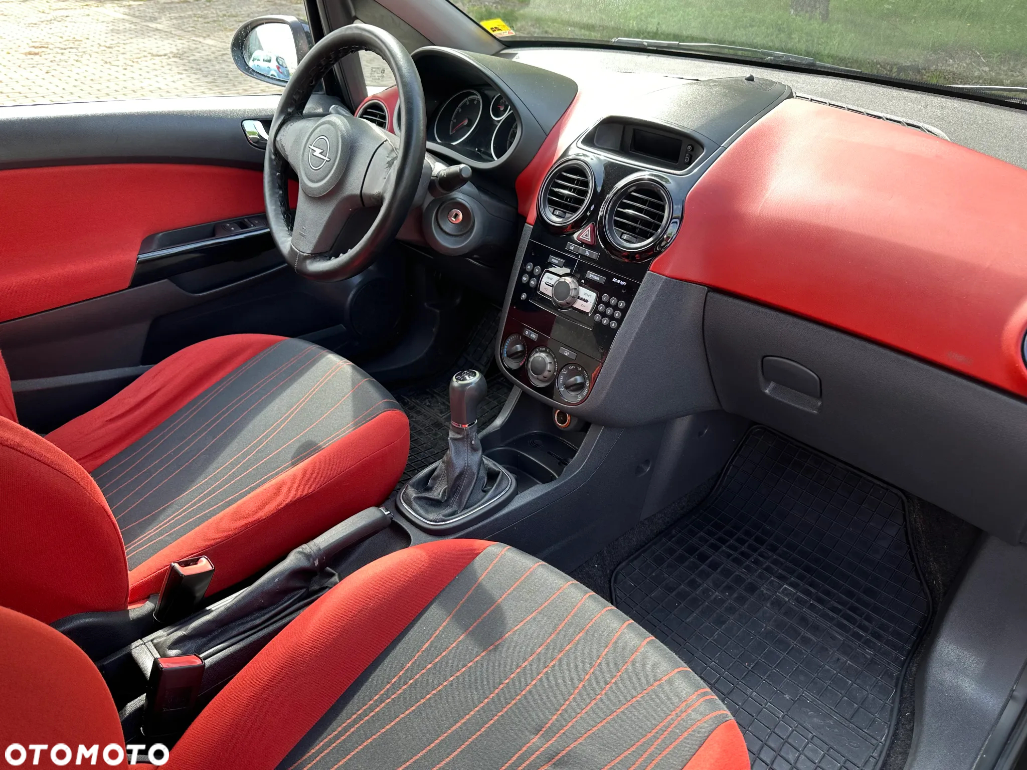 Opel Corsa 1.4 16V Cosmo - 3