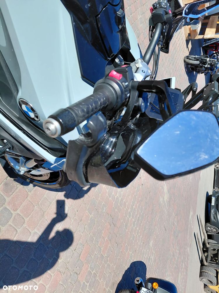 BMW XR - 17