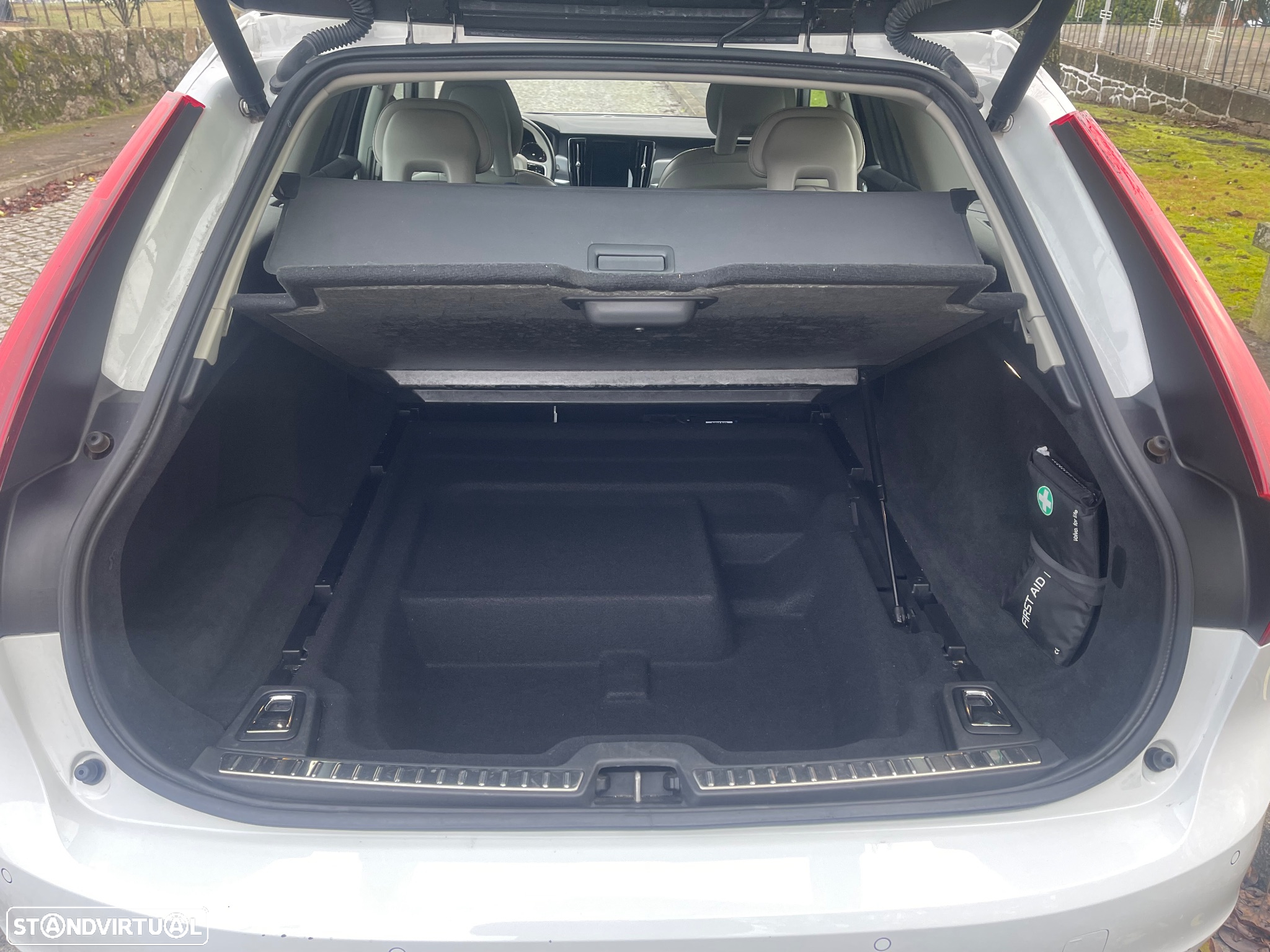 Volvo V90 2.0 D4 Momentum Plus - 11