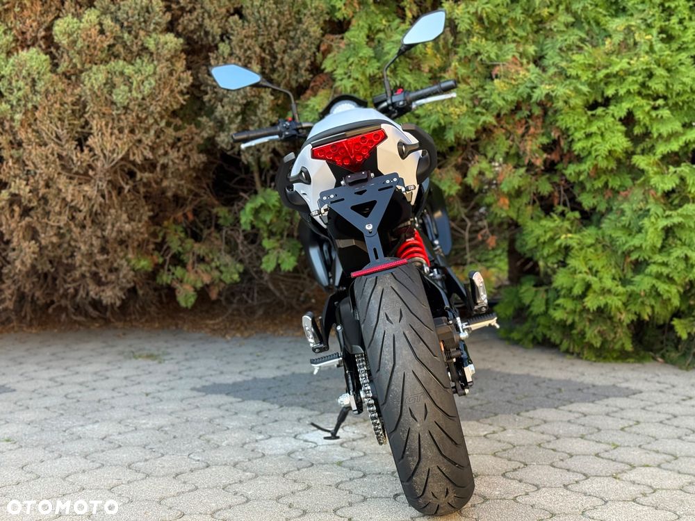 Kawasaki ER - 4