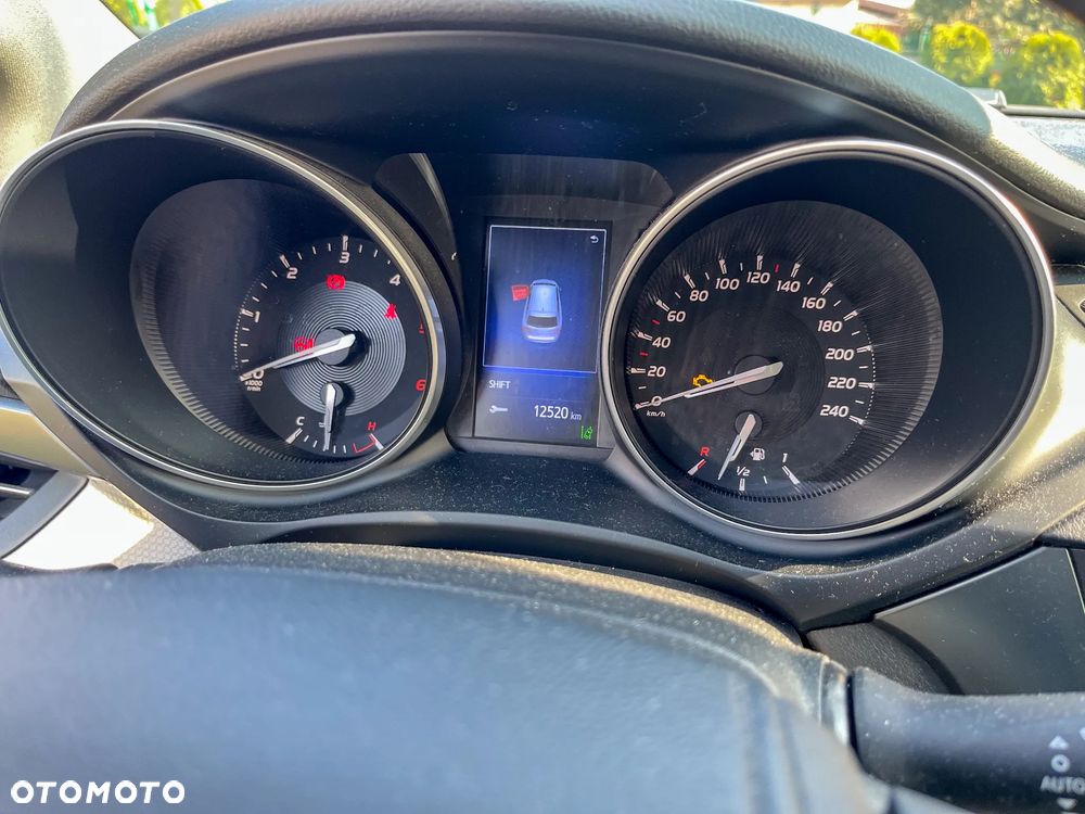 Toyota Avensis - 26