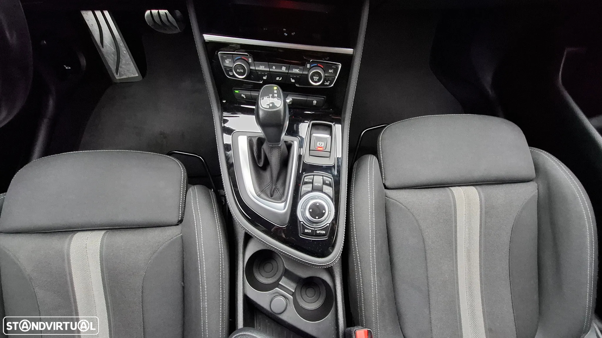 BMW 218 Active Tourer d Sport-Aut. - 36