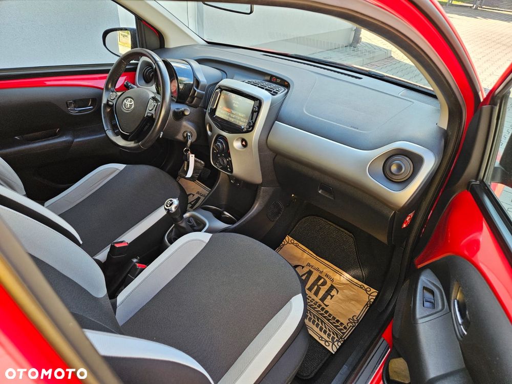Toyota Aygo x-play Edition S+ - 12