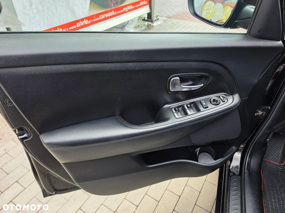 Kia Carens 1.6 GDI Attract - 31