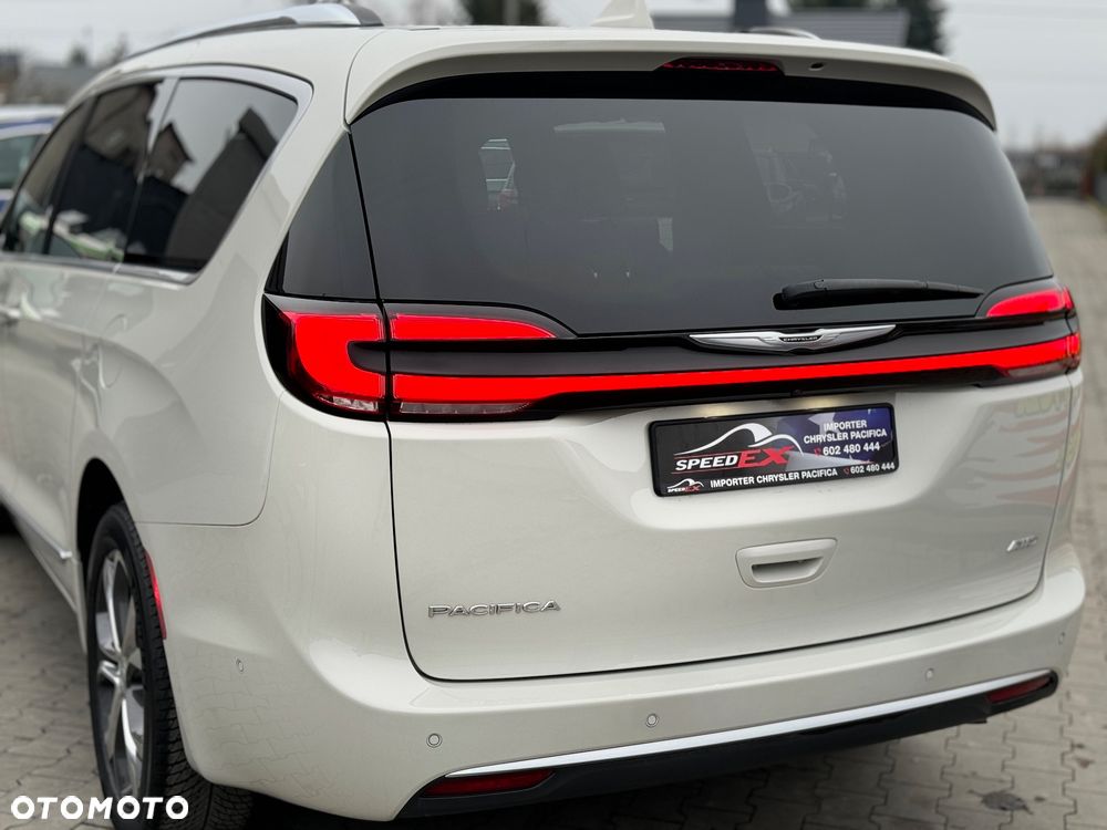 Chrysler Pacifica - 8