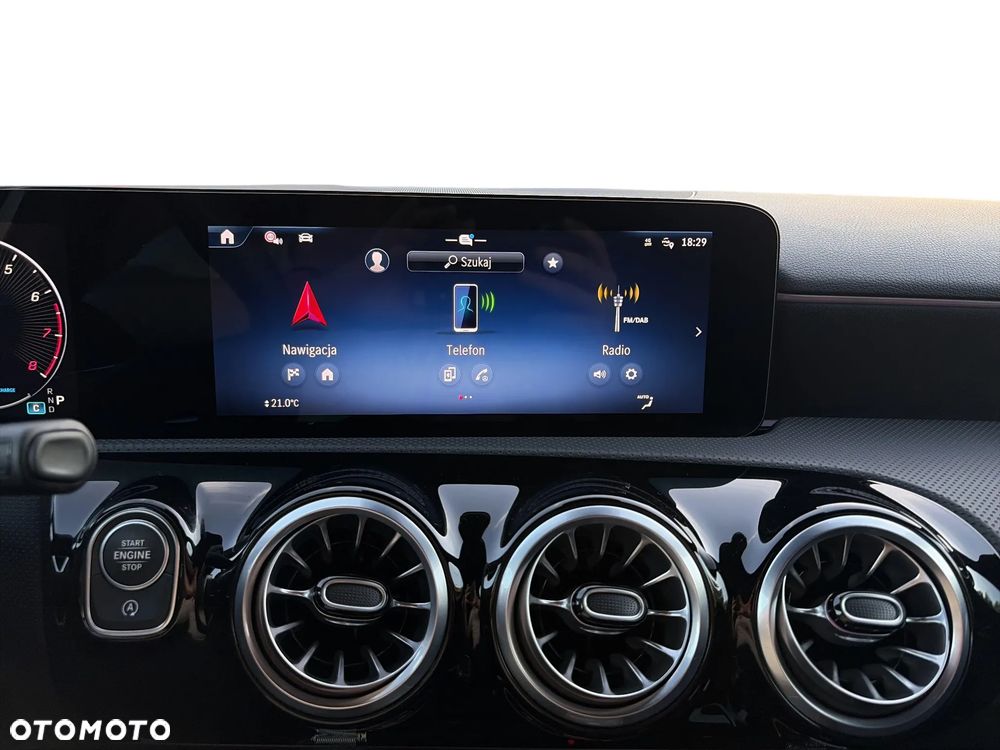 Mercedes-Benz Klasa A 200 AMG Line 7G-DCT - 25
