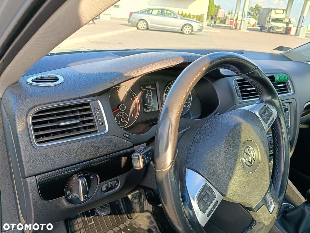 Volkswagen Jetta 1.2 TSI Comfortline - 12