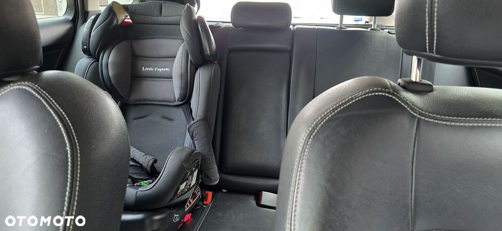 Toyota Avensis 2.0 D-4D Premium - 2