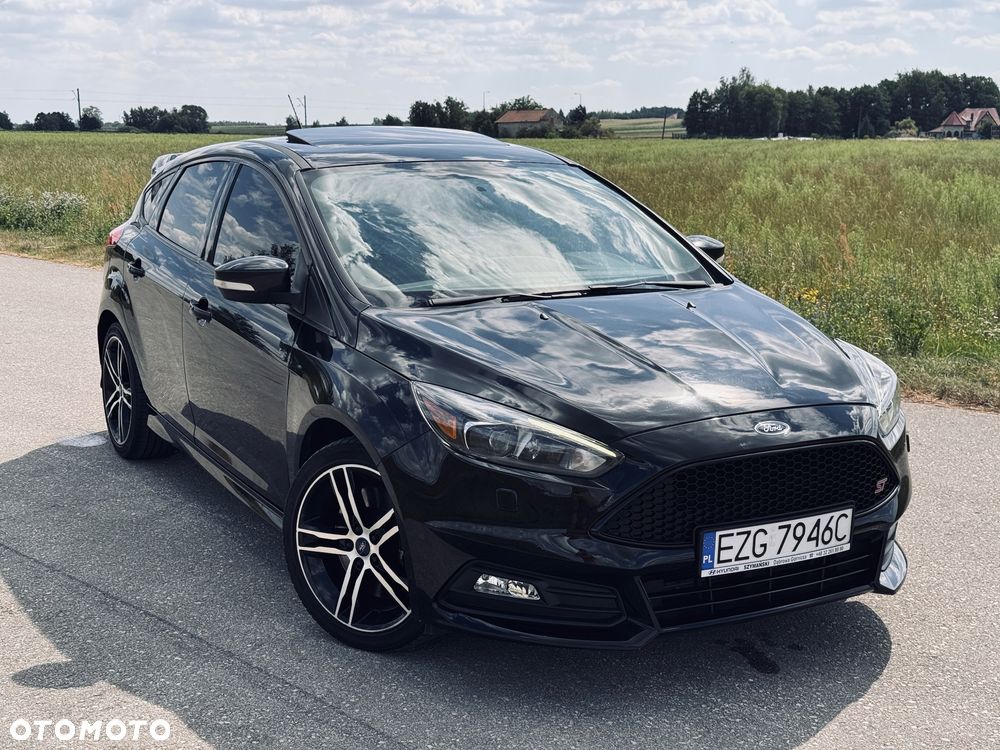Ford Focus 2.0 EcoBoost ST mit Leder-Sport-Paket - 2