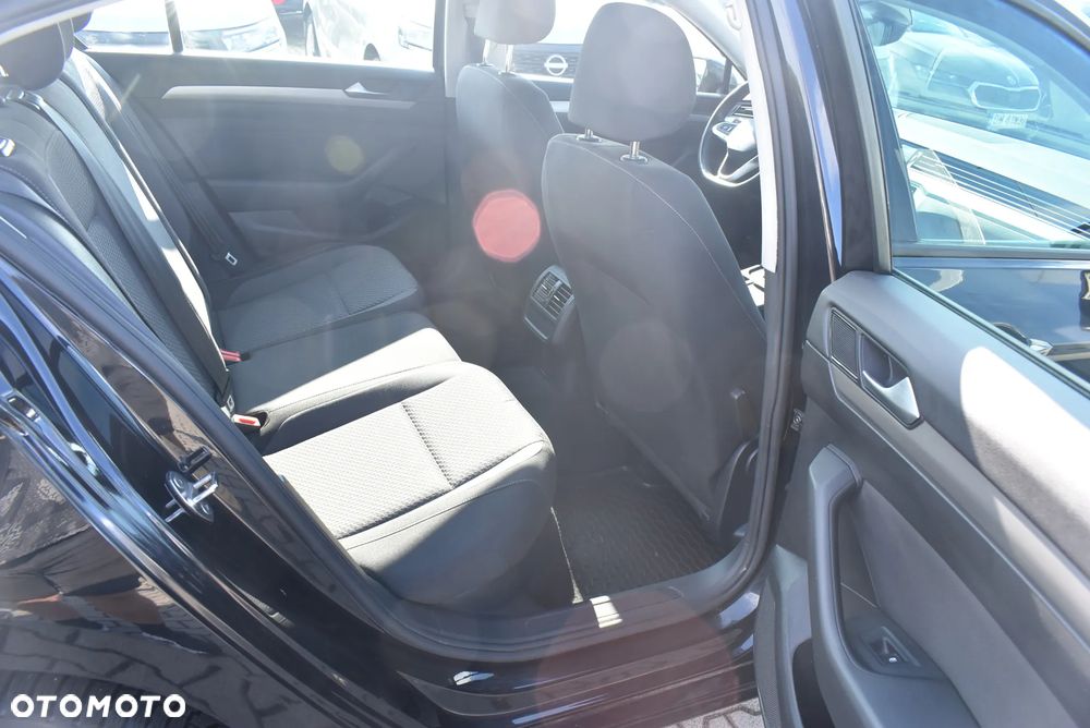 Volkswagen Passat 2.0 TDI EVO Essence DSG - 15