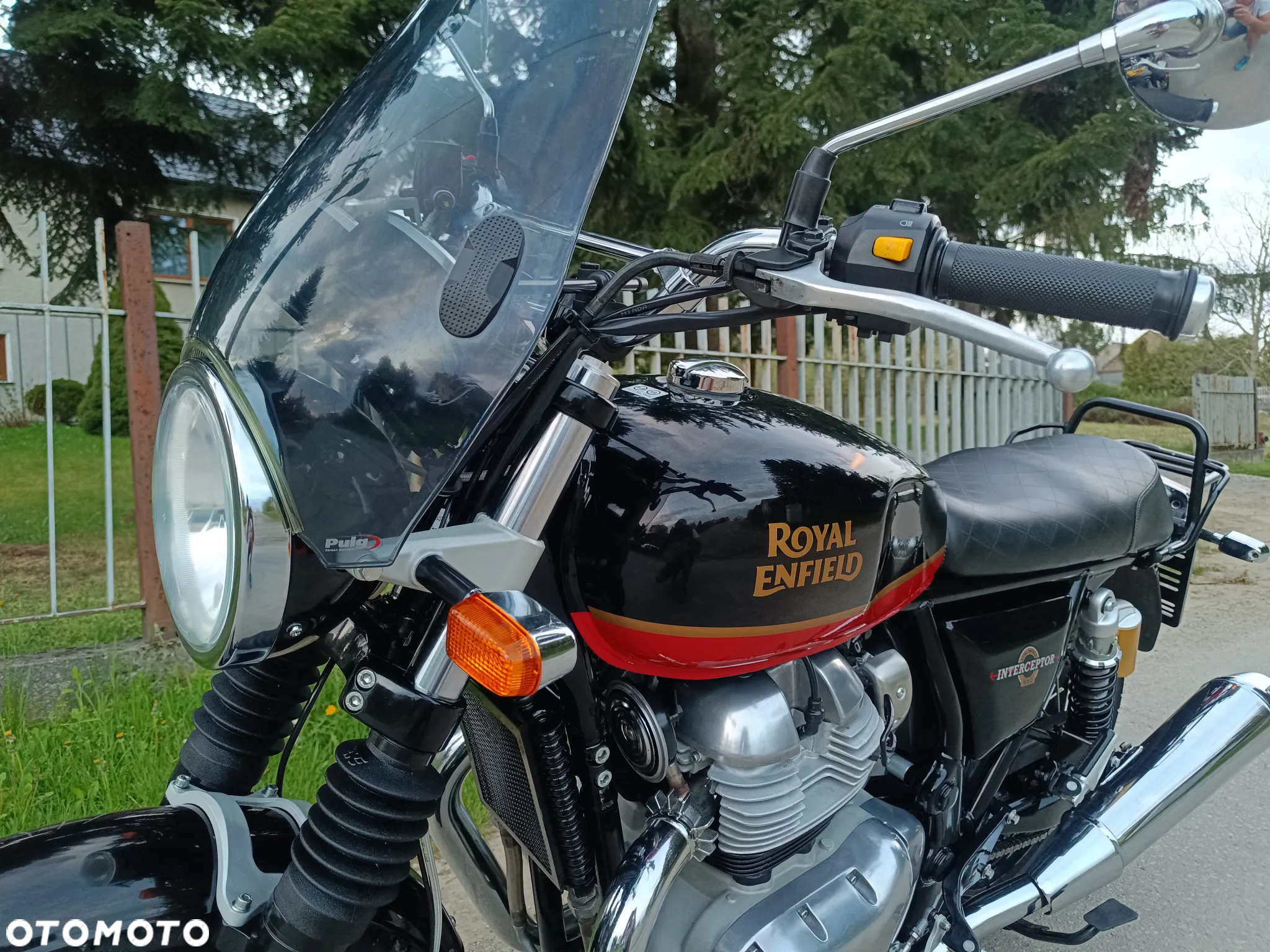 Royal Enfield Interceptor - 13