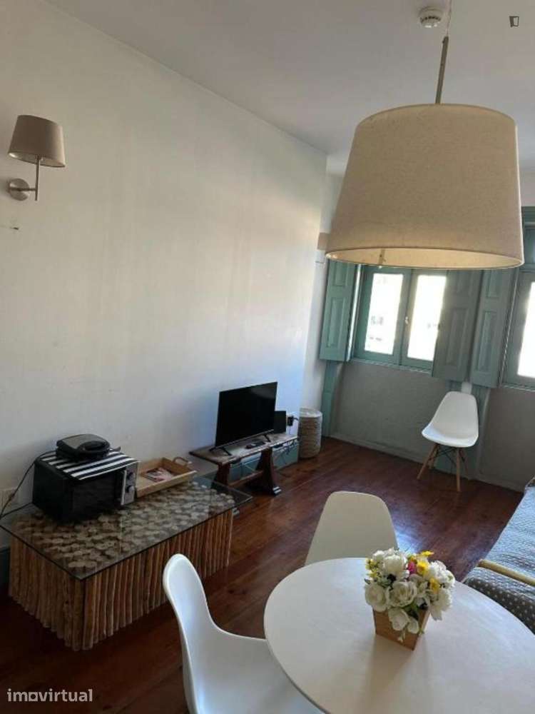 Apartamento com 1 quartos - localizado em Cedofeita Porto - Grande imagem: 2/11