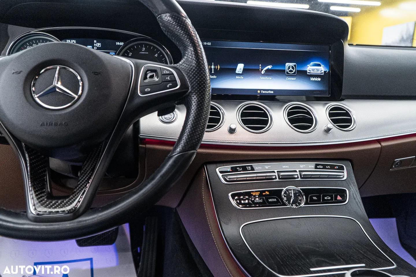 Mercedes-Benz E 200 d 9G-TRONIC Avantgarde - 35