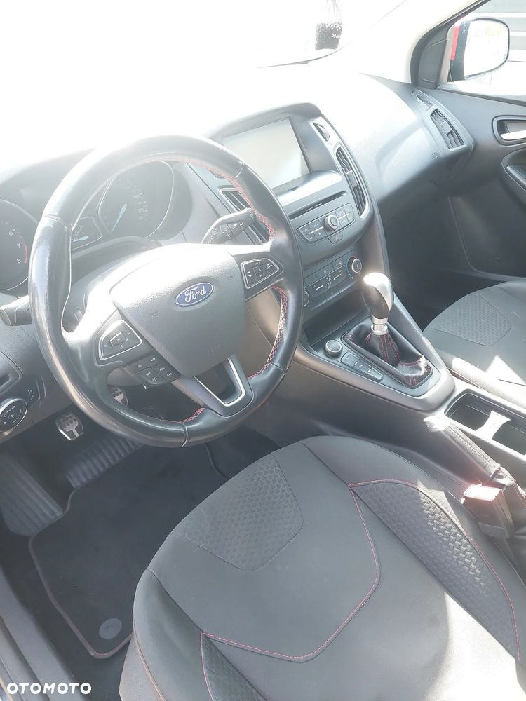 Ford Focus 1.5 EcoBoost STart-Stopp-System ST-LINE - 10