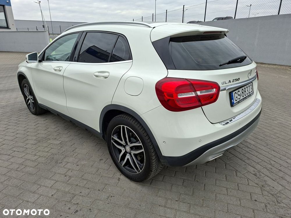 Mercedes-Benz GLA 250 4-Matic - 3