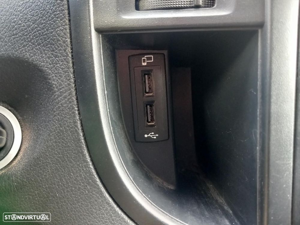 Mercedes-Benz Vito 116 CDI Furgão Standard - 30