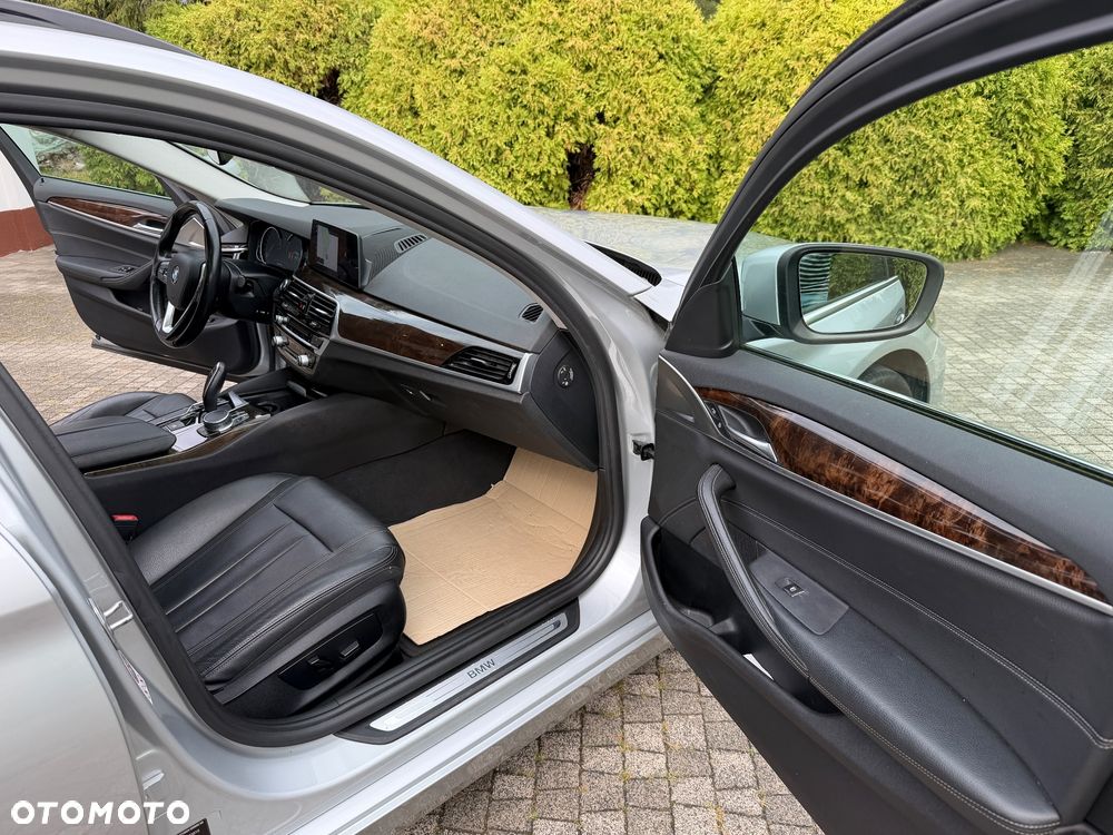 BMW Seria 5 - 32