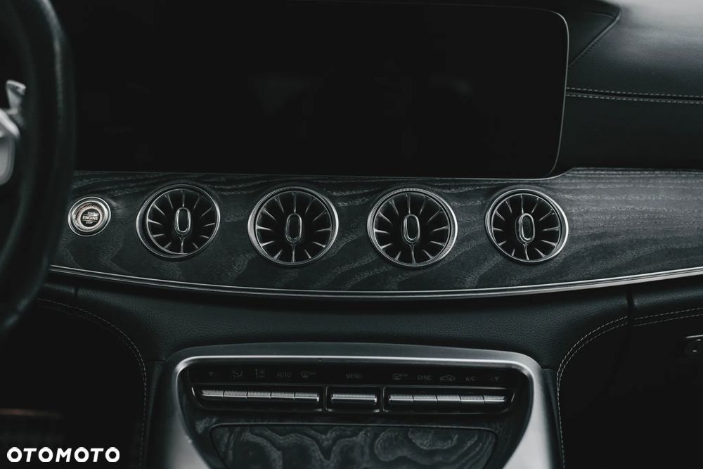 Mercedes-Benz AMG GT 53 4Matic+ Speedshift TCT 9G - 27