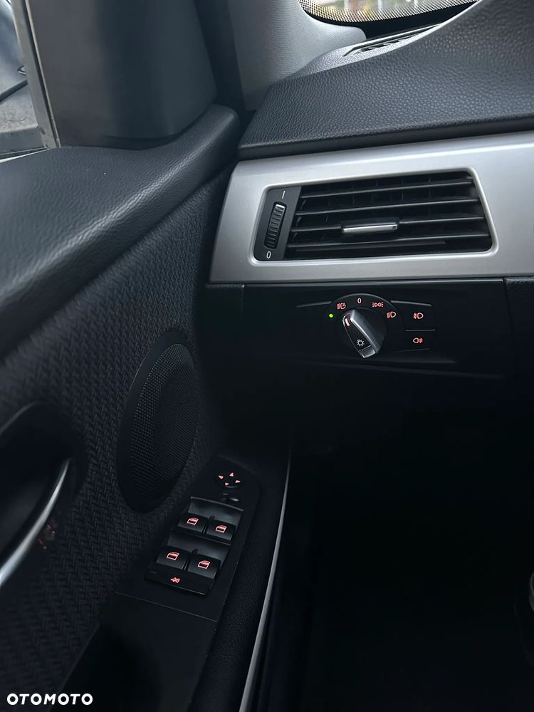 BMW Seria 3 320d Eff.Dynamics - 17