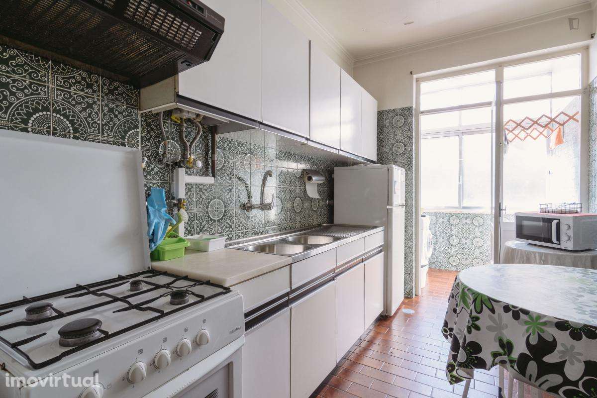 Quarto - localizado em Campolide Lisbon - Grande imagem: 5/10