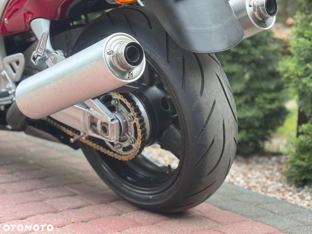 Suzuki GSX - 21