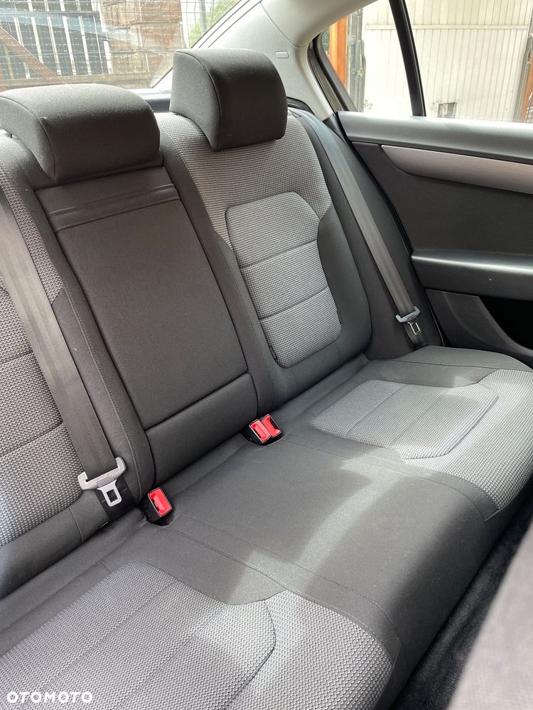 Volkswagen Passat 2.0 TDI Comfortline DSG - 36