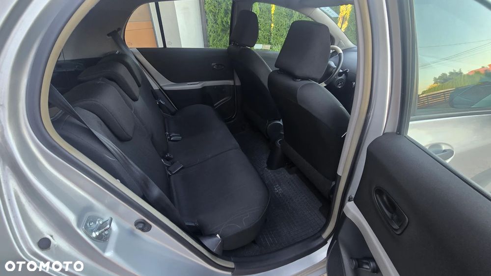 Toyota Yaris 1.0 Luna Start - 32
