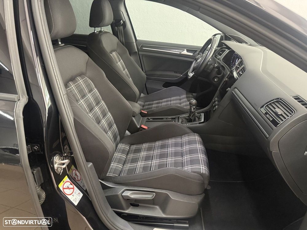 VW Golf 2.0 TDI GTD - 11