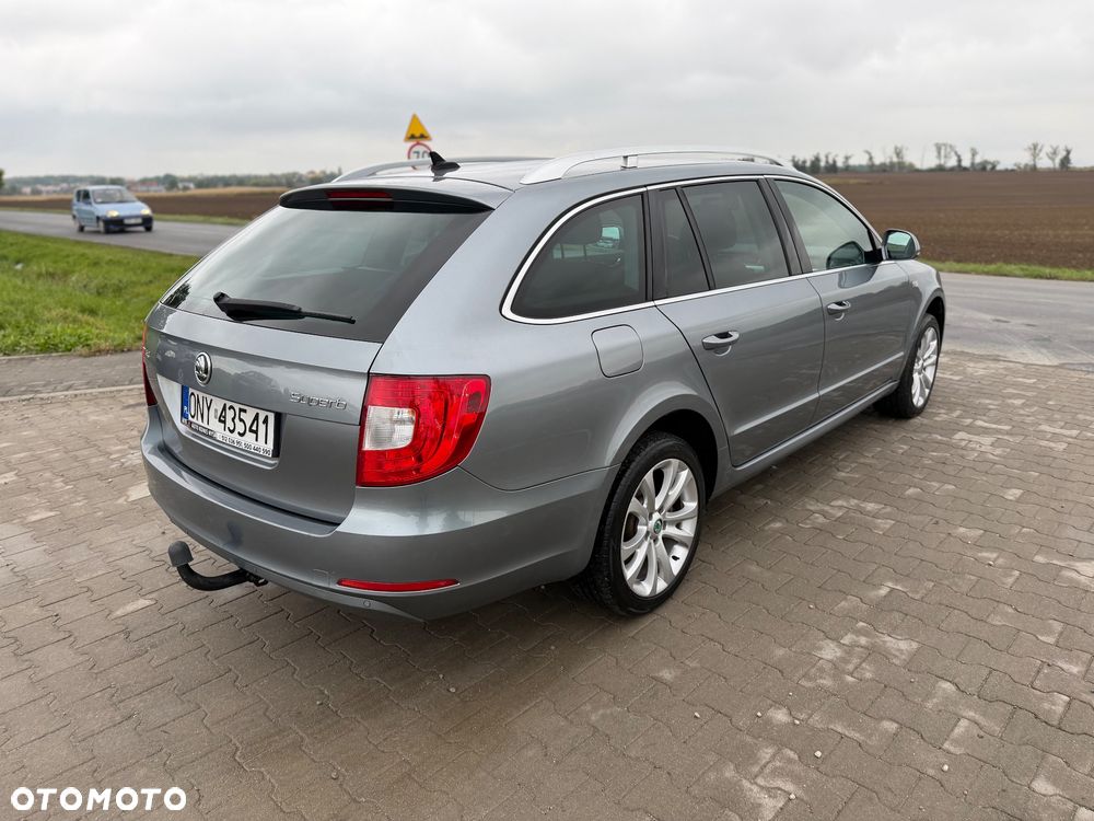 Skoda Superb 2.0 TDI 4x4 Elegance - 9