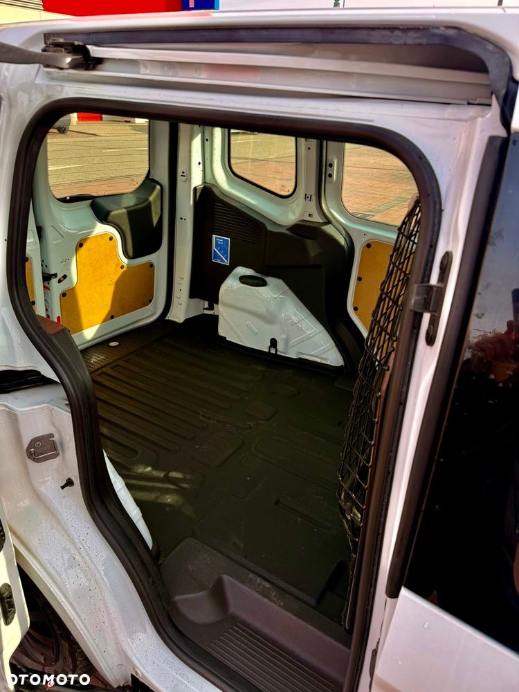 Ford Transit Courier - 6