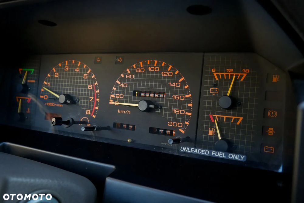 Nissan Bluebird 2.0 SLX - 39