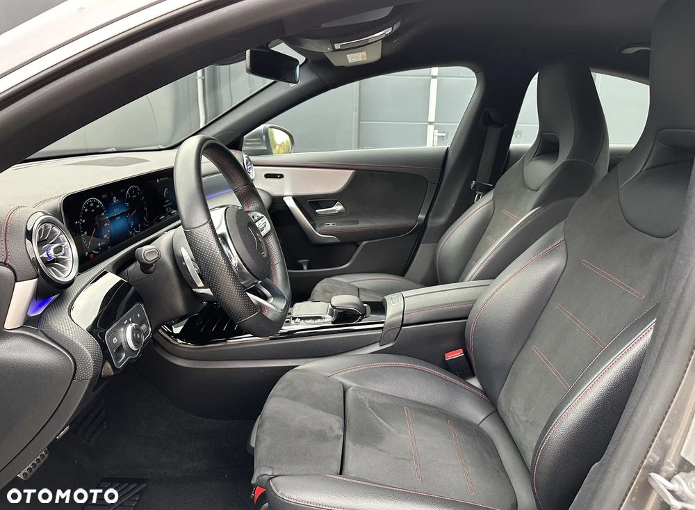 Mercedes-Benz CLA 200 AMG Line 7G-DCT - 33