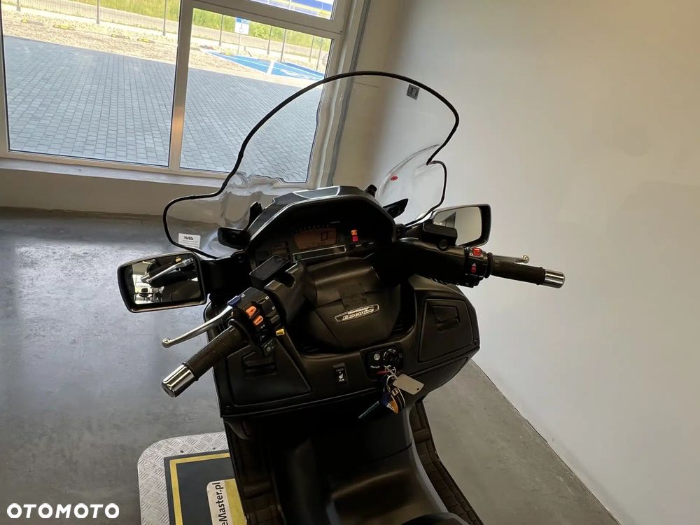 Suzuki Burgman - 18
