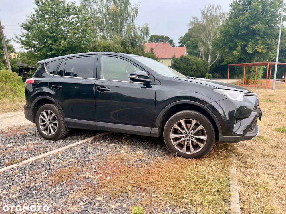 Toyota RAV4 - 1