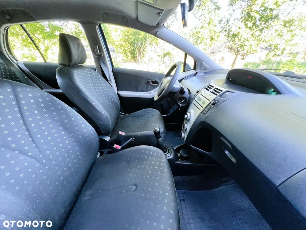 Toyota Yaris - 11